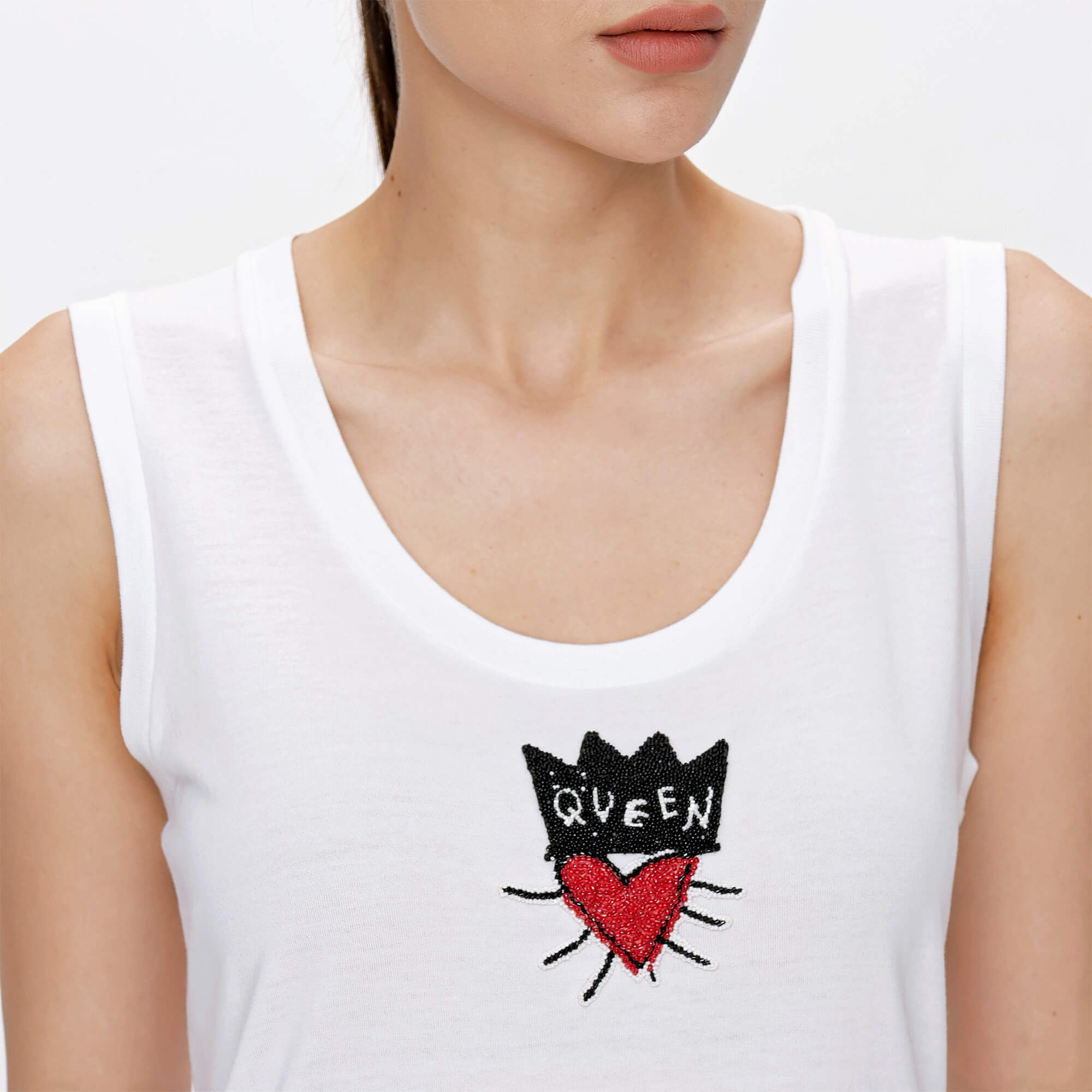 Dolce&Gabbana - White Cotton Heart Stone Processing Sleeveless Tshirt